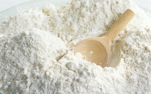 不含添加剂的面粉  一、概述  小麦籽粒由皮层、胚乳和胚芽三大部分组成。经过加工以后，小麦的皮层成为麸皮，胚芽成为单独的产品或也成为麸皮，胚乳成为面粉。  二、面粉品质的评价